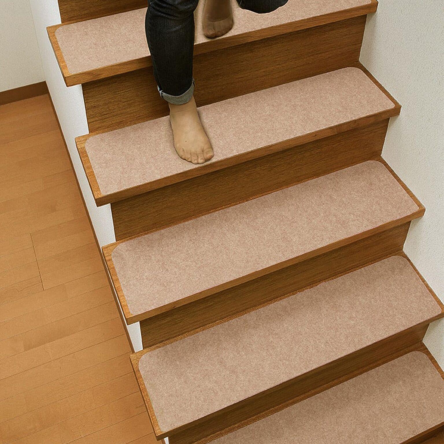 階段 吸着階段マット 約75×22cm 14枚セット (Y) 滑り止め マット 幅広タイプ ステップマット 階段敷き 洗える 置くだけ簡単 消臭 吸着 ペット シニア 負担軽減 引っ越し 新生活