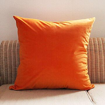 ヴェロア素材のオレンジ クッションカバー 60cm×60cm